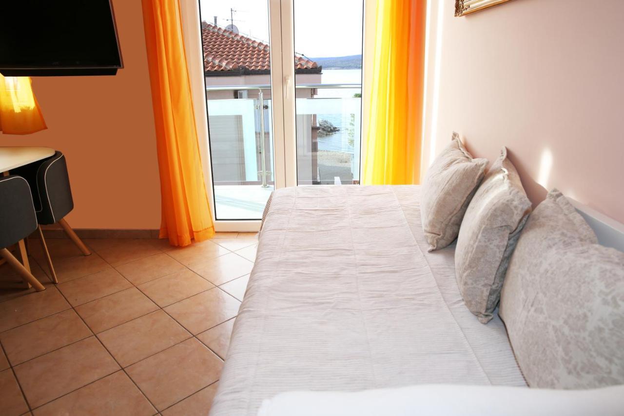 Villa Mit Whirlpool Fuer 32 Per Crikvenica Kültér fotó