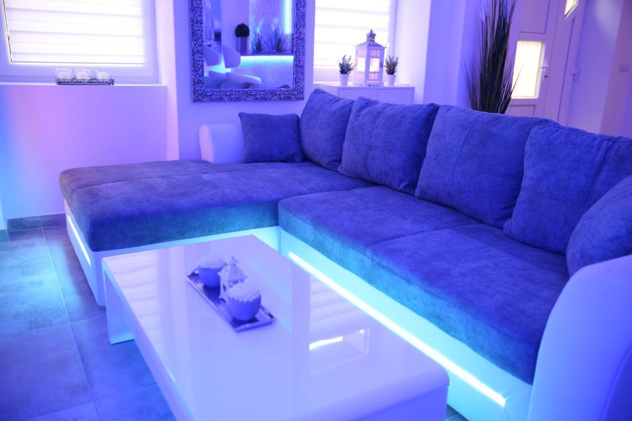 Villa Mit Whirlpool Fuer 32 Per Crikvenica Kültér fotó