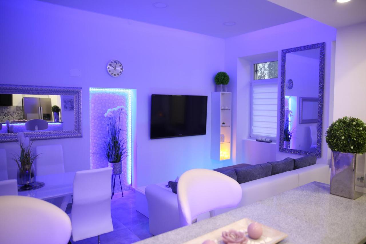 Villa Mit Whirlpool Fuer 32 Per Crikvenica Kültér fotó