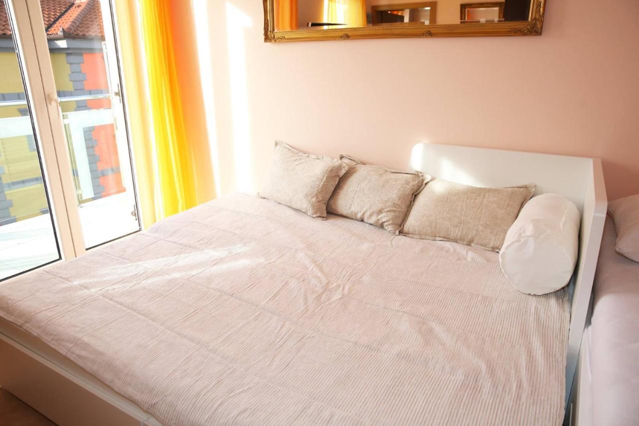 Villa Mit Whirlpool Fuer 32 Per Crikvenica Kültér fotó