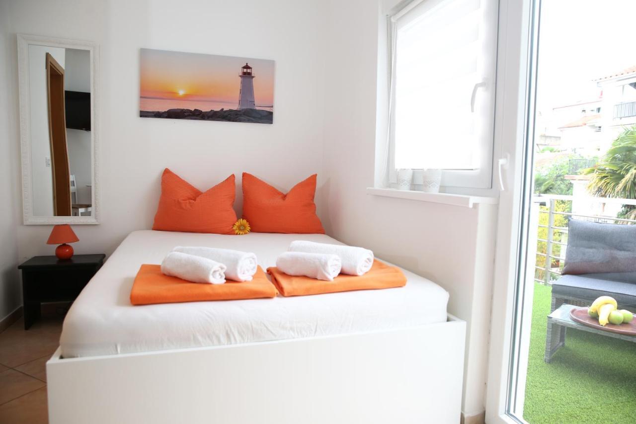 Villa Mit Whirlpool Fuer 32 Per Crikvenica Kültér fotó